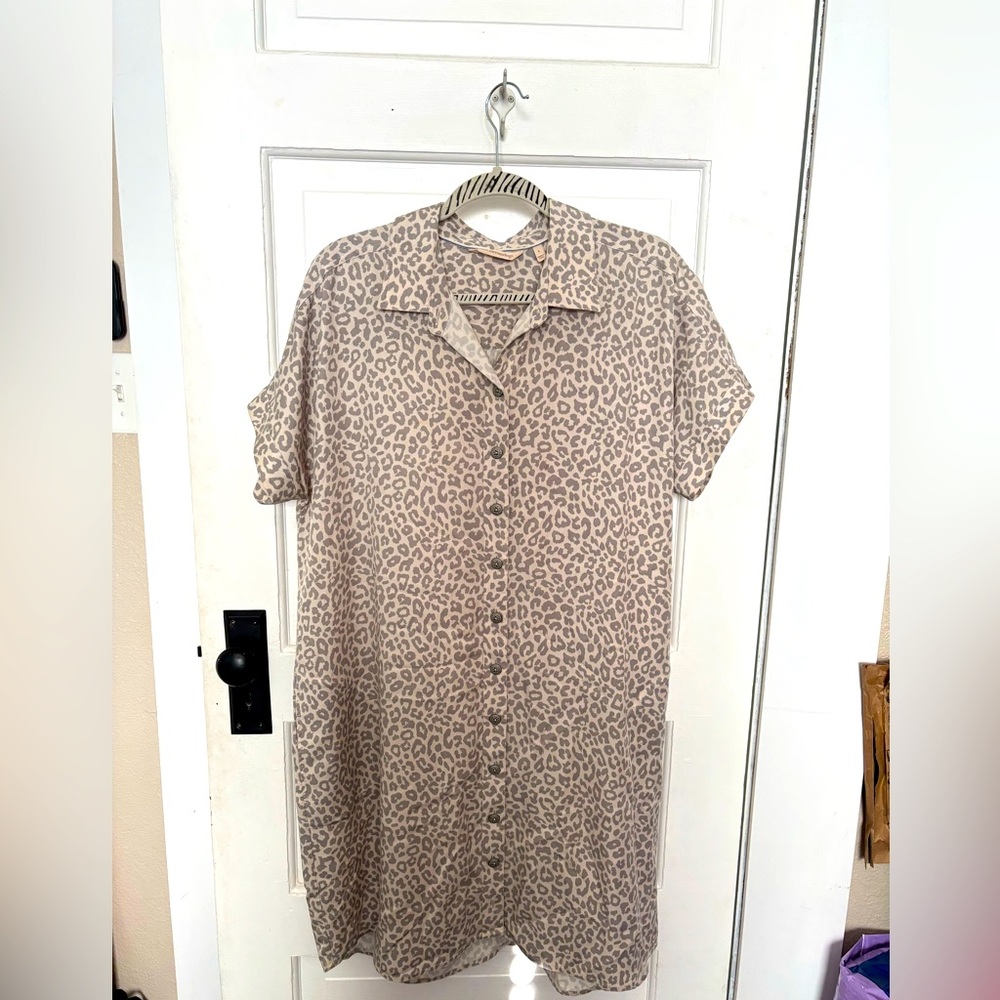 Soft Surroundings Gray Leopard Print Shirt
